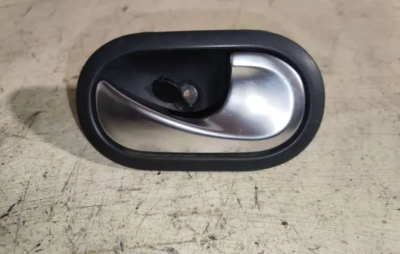 Renault Megane II Front door interior handle 8200028486