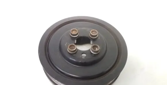 Volkswagen PASSAT B6 Crankshaft pulley 03G105243