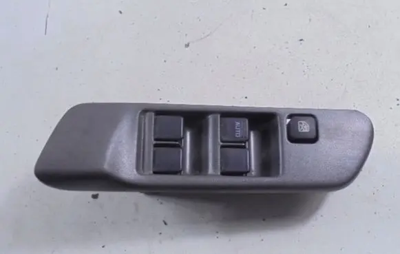 Nissan Primera Electric window control switch 809612F00