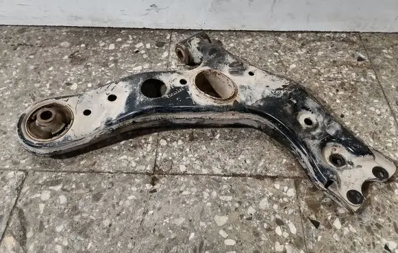 Lexus NX Front lower control arm/wishbone Y0727073