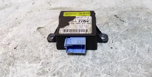KIA Sorento Power management control unit 956003E610