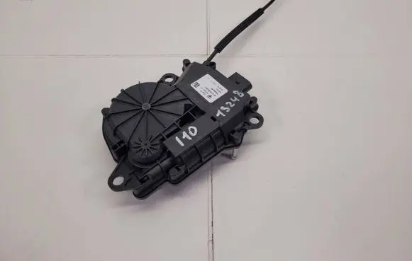Alfa Romeo Stelvio Tailgate hydraulic pump motor 6701065090