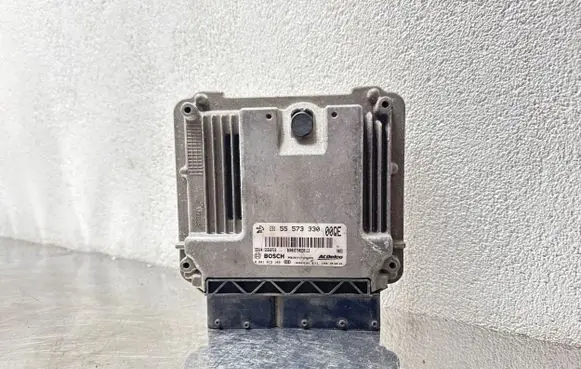 Opel Insignia A Engine control unit/module 55566722 55573330 0281015149