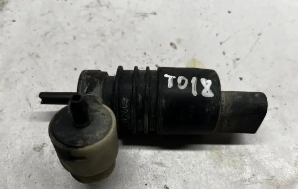 Porsche Cayenne (9PA) Windscreen/windshield washer pump 1K6955651