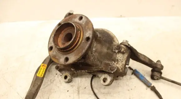 BMW 5 E60 E61 Front wheel hub spindle knuckle 67609531