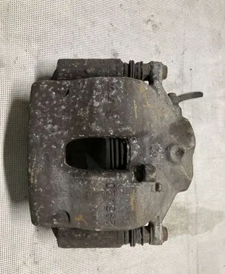 Mercedes-Benz E W212 Front brake caliper