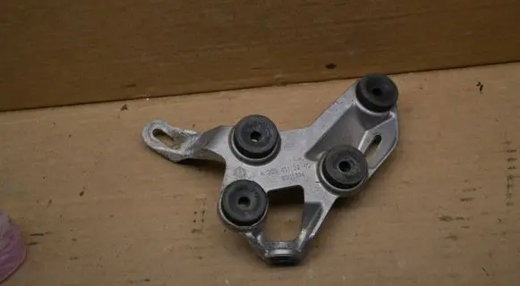 Mercedes-Benz C AMG W205 ABS pump bracket A2054312240 7178