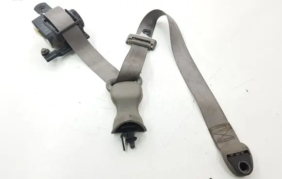 Chrysler Voyager Third row seat belt E327010002