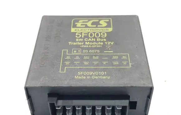 Opel Astra J Tow bar trailer control unit/module ECS5F0095F009V0101