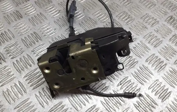 Renault Megane II Front door lock