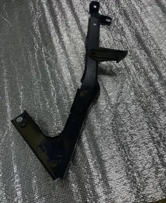 Audi A5 Sportback 8TA Fender mounting bracket 8T0821