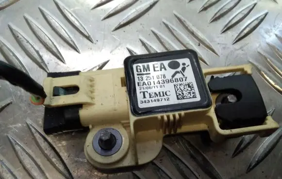 Opel Zafira B Airbag deployment crash/impact sensor 13251078 14396807 343149712