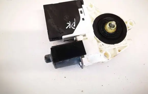 Mitsubishi Lancer X Front door window regulator motor 8j8959802e