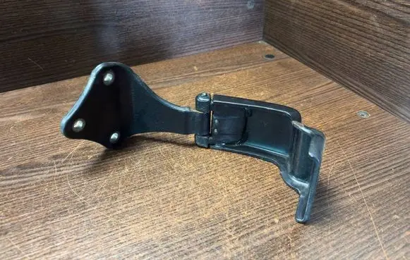 Mercedes-Benz Vito Viano W639 Loading door lower hinge 6397401437 A6397401437