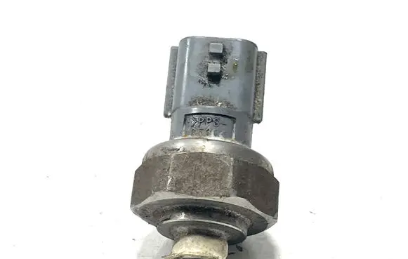 Nissan Juke I F15 Oil pressure sensor D8300 07N03