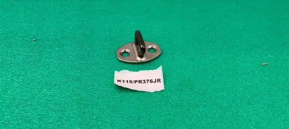 Volkswagen Golf VI Front door lock loop/hook striker 1K0837033