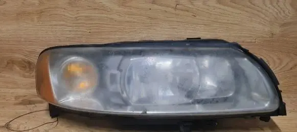 Volvo XC70 Headlight/headlamp 30784256