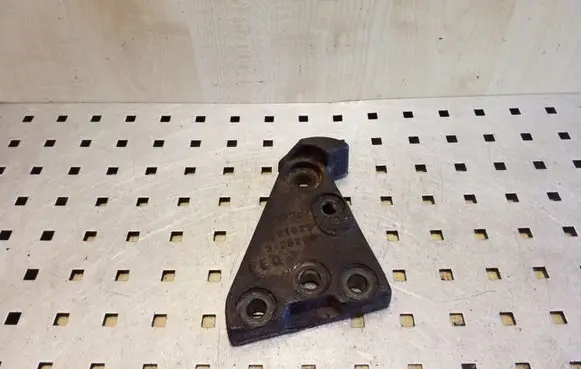 KIA Sportage Engine mounting bracket