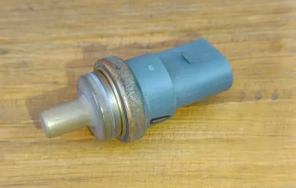 Skoda Fabia Mk2 (5J) Coolant temperature sensor 06A919501A