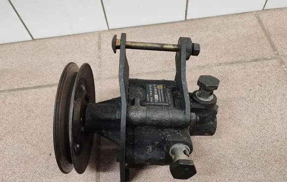 Audi Coupe Power steering pump 034145159L