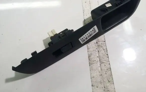 Nissan Tiida C11 Electric window control switch 80960EL10A