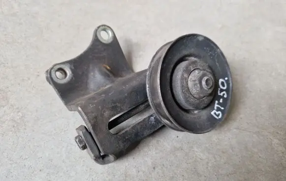 Mazda BT-50 Generator/alternator belt tensioner