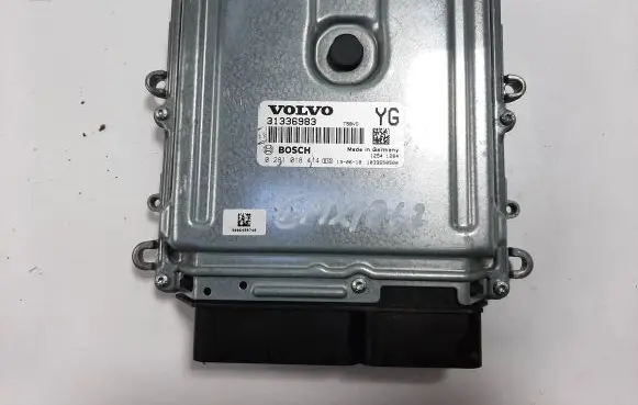 Volvo XC60 Engine control unit/module 31336983