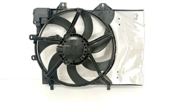 Radiator cooling fan shroud