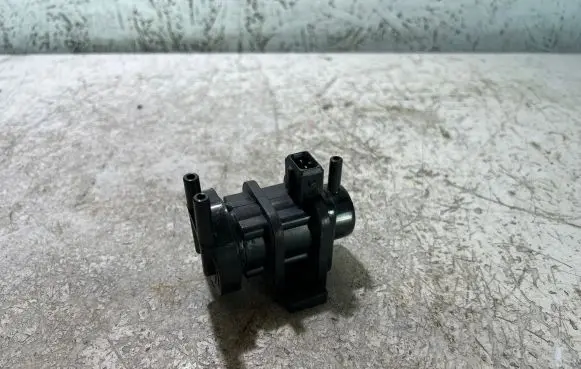 Opel Zafira A Vacuum valve 