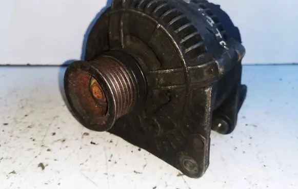 Volkswagen Golf III Generator/alternator 028903025A 0123310007