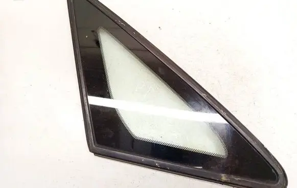 Toyota Avensis Verso Front triangle window/glass