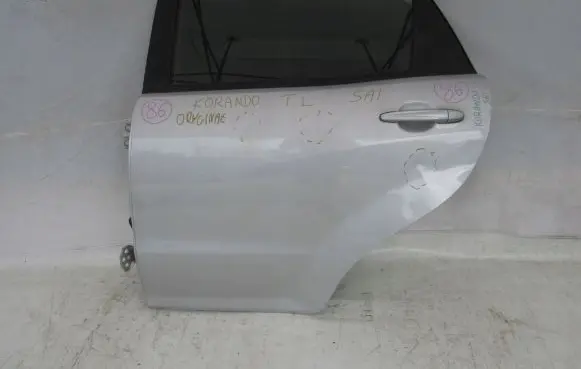 SsangYong Korando Rear door