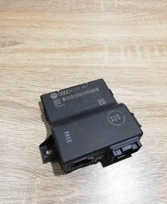 Audi A5 8T 8F Gateway control module 8T0907468F