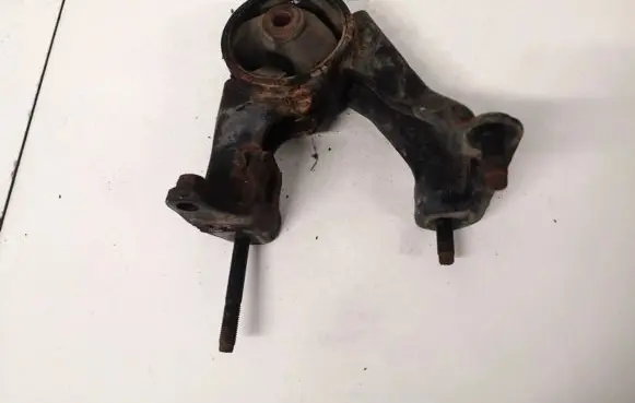 Toyota Avensis T250 Engine mount bracket