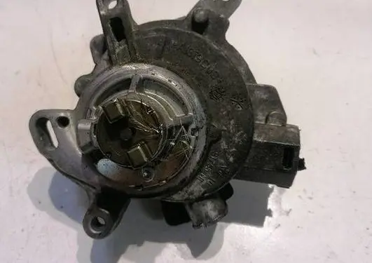 Ford C-MAX II Vacuum pump CM5G2A451GA D87TA 20130923