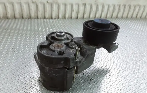 Volvo XC90 Generator/alternator belt tensioner 30757282