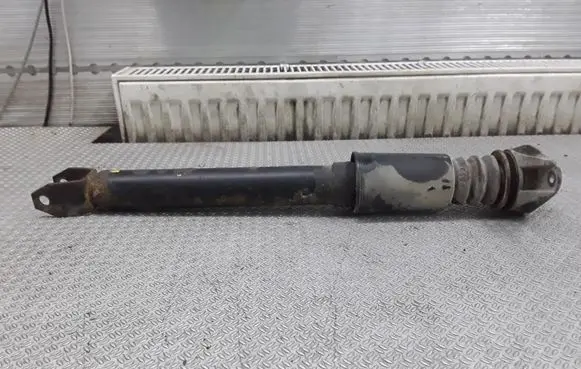 Audi A8 S8 D2 4D Rear shock absorber/damper 4D0513031