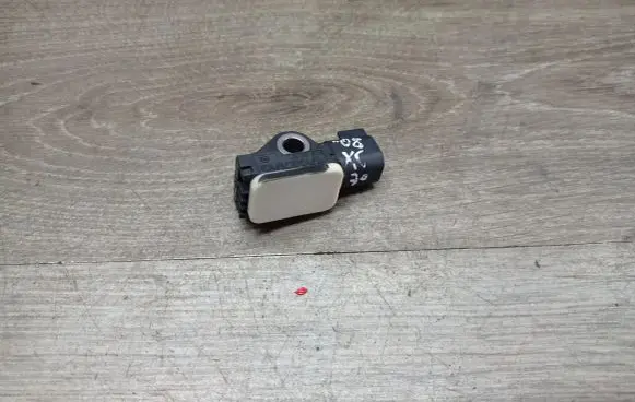 Volvo XC70 Airbag deployment crash/impact sensor 30712107