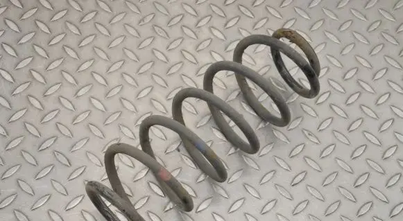 Toyota Prius (XW30) Rear coil spring