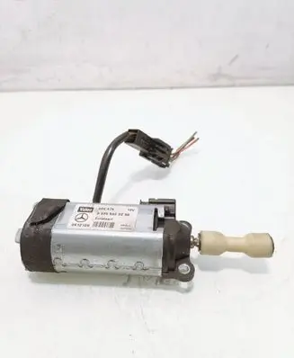 Mercedes-Benz SLK R171 Steering column adjust motor A2205400288 041210B 404476
