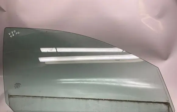 Volvo V70 Front door window glass four-door 43R001106 E000186