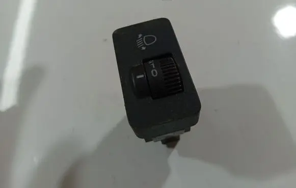 Honda FR-V Headlight level height control switch M20010