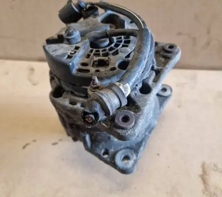 Audi A4 S4 B5 8D Generator/alternator 037903025M 0124325013