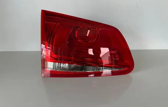 Volkswagen Touareg II Rear/tail lights L90042256 7P6945093B