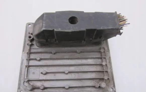 Ford Focus Engine control unit/module 4S6112A650FB