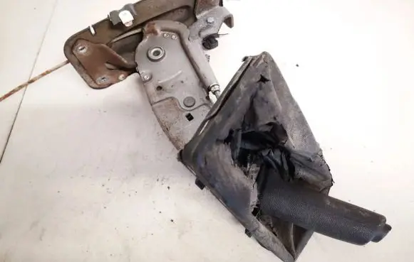 Handbrake/parking brake lever assembly