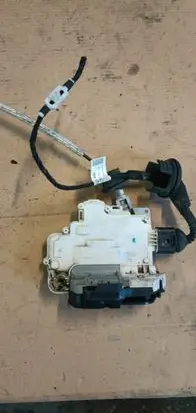 Audi A6 S6 C6 4F Front door lock 4F2837016B