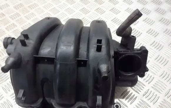 Skoda Fabia Mk1 (6Y) Intake manifold 03E129711C