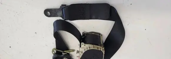 Ford Mondeo Mk III Front seatbelt 33023899