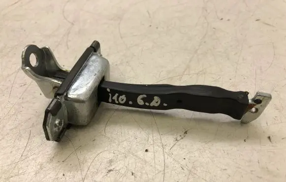 Hyundai i10 Rear door check strap stopper